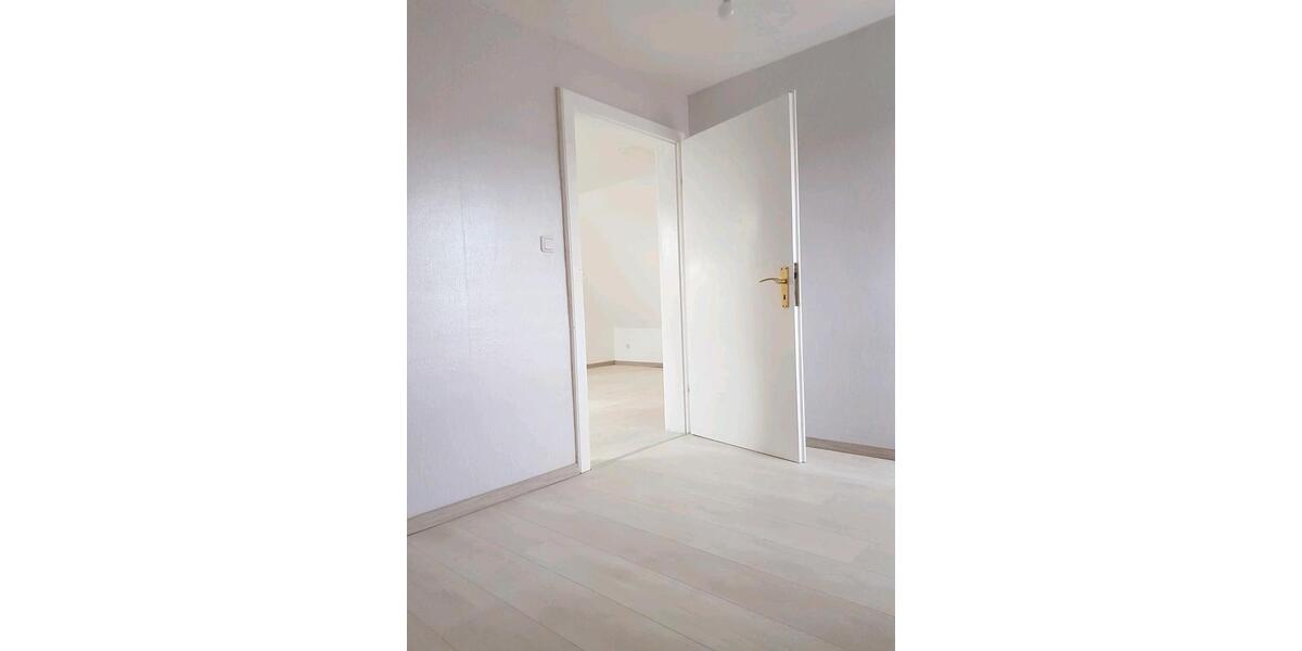 Dachgeschoßwohnung Geiselbach - 2 Zimmer, 46 m&sup2;, 539&euro; | Angebot:25451223