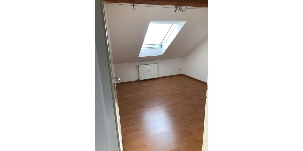 Dachgeschoßwohnung Hanau Kesselstadt - 2 Zimmer, 63 m&sup2;, 730&euro; | Angebot:26295558