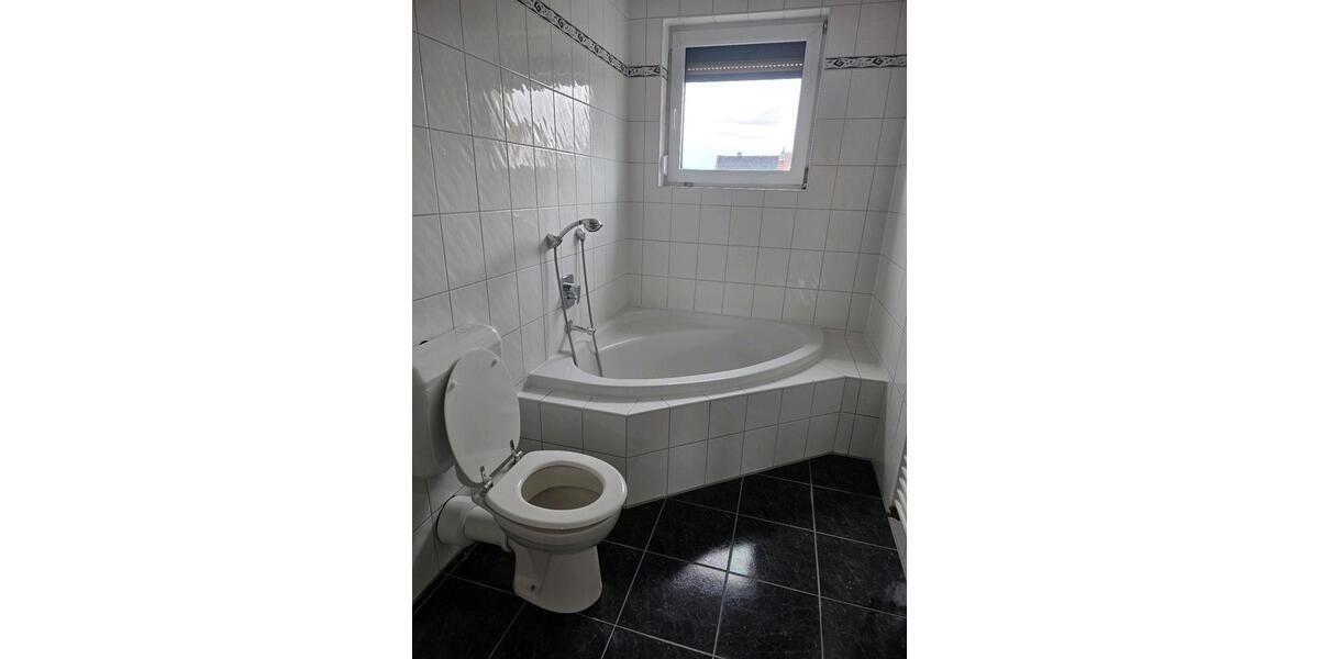 Etagenwohnung Aschaffenburg Damm - 4 Zimmer, 101 m&sup2;, 335.000&euro; | Angebot:26327225