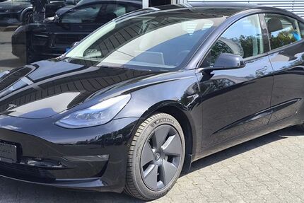 Tesla Model 3 81.503 km 28.450 &euro; Dieburg 64807