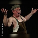 Es wippt eine Lampe durch die Nacht