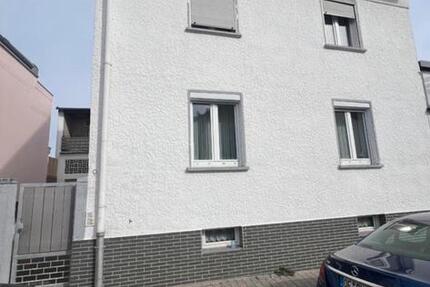 Haus Dietzenbach - 8.5 Zimmer, 280 m&sup2;, 1.029.000&euro; | Angebot:26102020