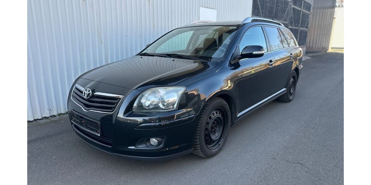 Toyota Avensis 208.000 km 3.300 &euro; Biebergemünd 63599