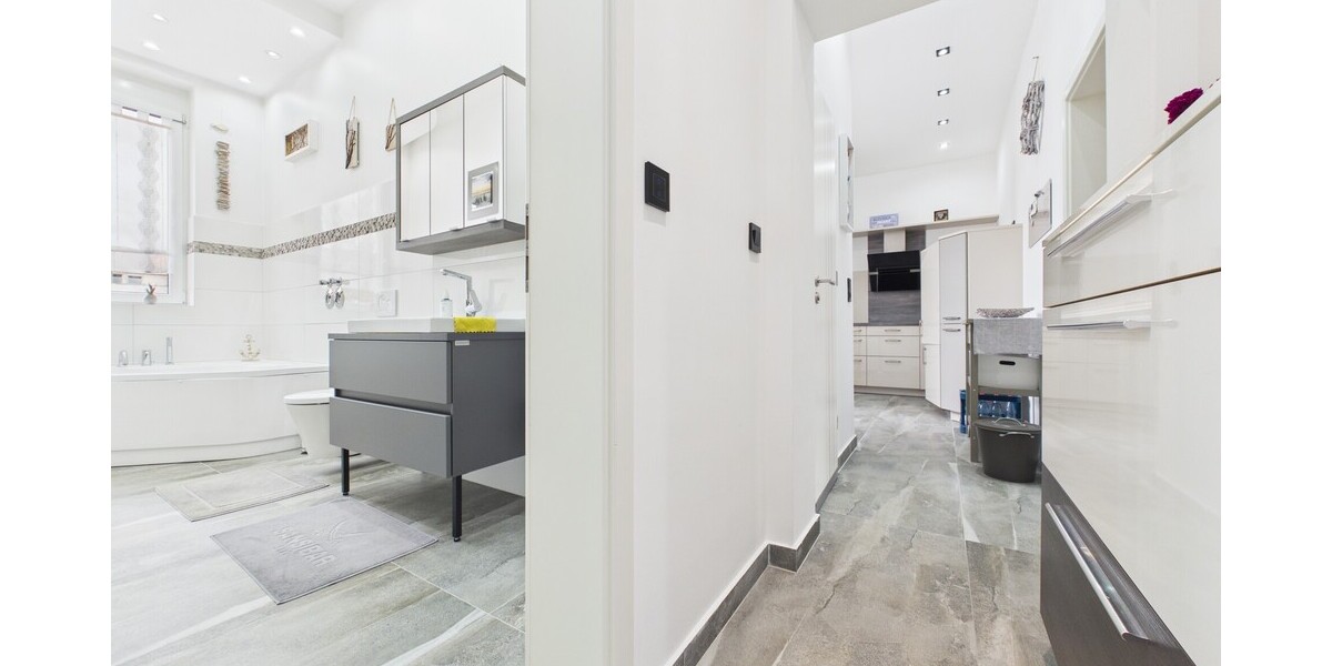 Hochwertige 2-Zimmer-Wohnung mit Balkon, moderner Einbauküche und Stellplatz in Hanau - Etagenwohnung Hanau | Angebot:26209183