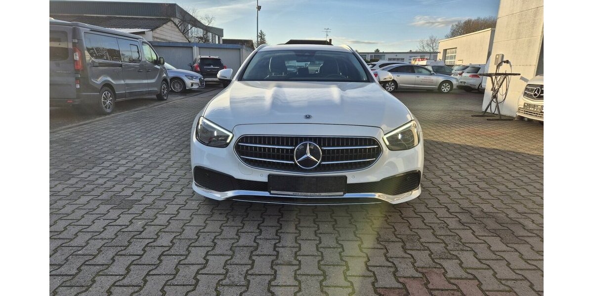 Mercedes-Benz E 300 e T Avantgarde AHK, LED, Rückfahrkamera, App 55.700 km 27.990 &euro; Rodgau 63110