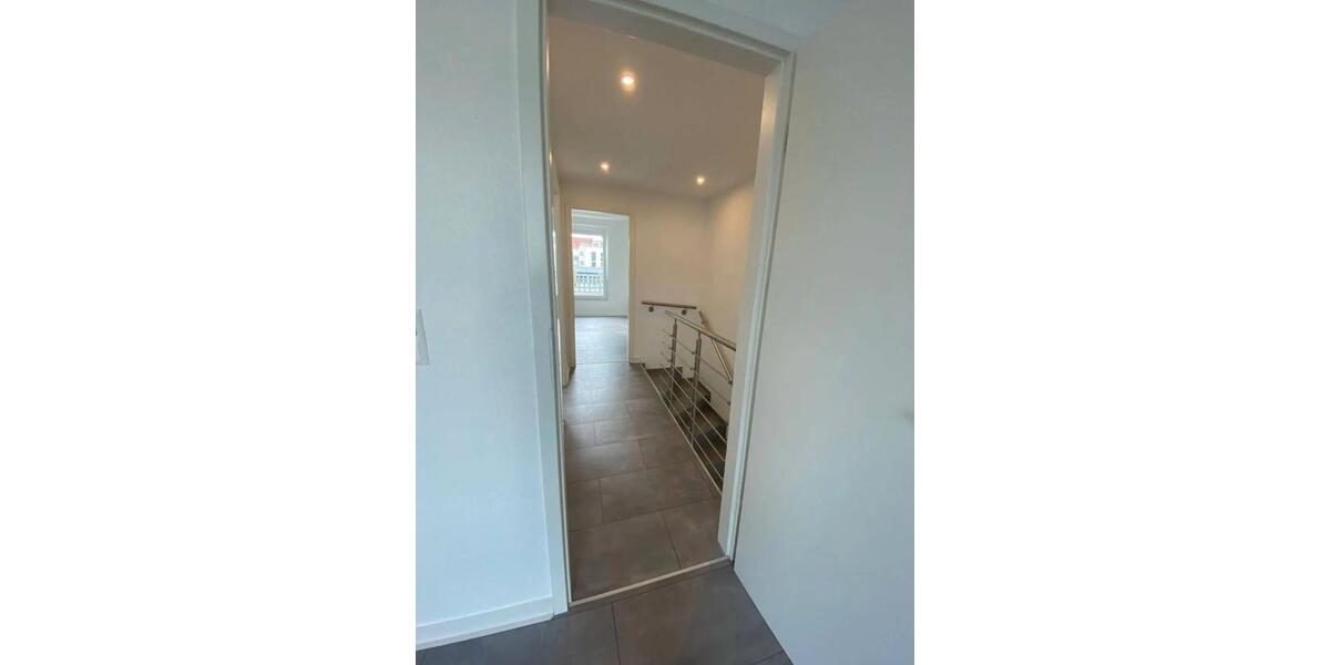 Reihenhaus Hanau Lamboy - 3 Zimmer, 81 m&sup2;, 380.000&euro; | Angebot:27189804