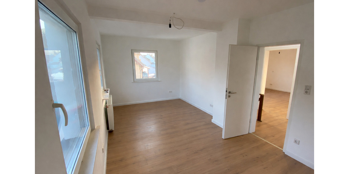 Einfamilienhaus Bessenbach - 5.5 Zimmer, 127 m&sup2;, 1.460&euro; | Angebot:25626134