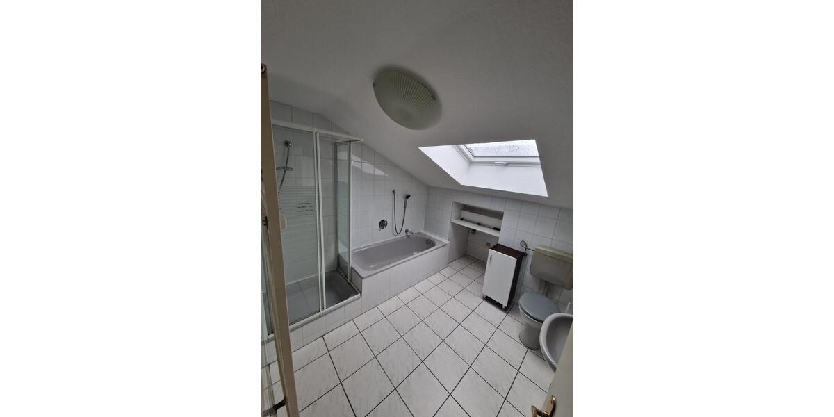 Dachgeschoßwohnung Lützelbach - 4 Zimmer, 84 m&sup2;, 720&euro; | Angebot:25563654