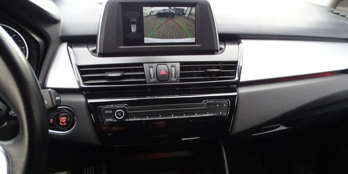 BMW 218 Active Tourer d Panoramadach, Leder, LED Schei 114.982 km 14.990 &euro; Rodgau 63110