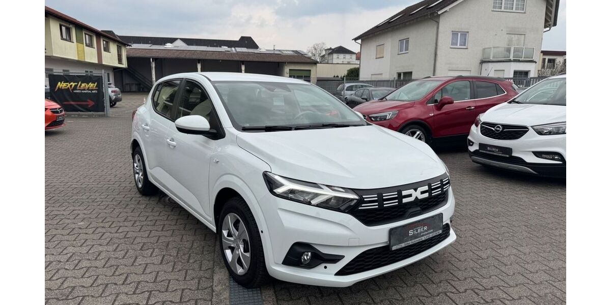 Dacia Sandero 1.200 km 14.900 &euro; Hanau 63452