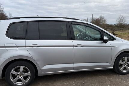 VW Touran 224.000 km 11.500 &euro; Hanau 63456