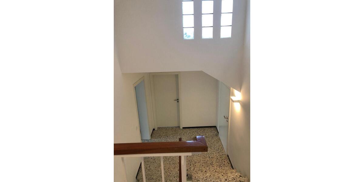 Einfamilienhaus Bürgstadt - 9 Zimmer, 300 m&sup2;, 2.950&euro; | Angebot:24940965