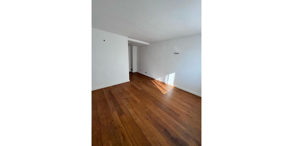 Maisonettenwohnung Dietzenbach - 6 Zimmer, 182 m&sup2;, 2.950&euro; | Angebot:19980319