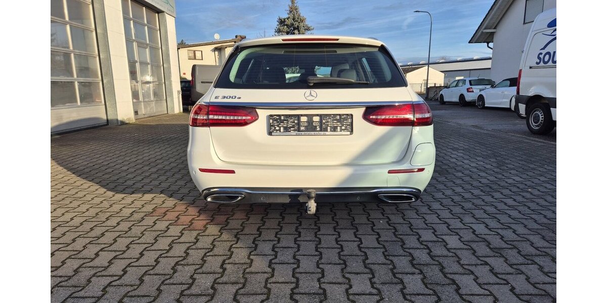 Mercedes-Benz E 300 e T Avantgarde AHK, LED, Rückfahrkamera, App 55.700 km 27.990 &euro; Rodgau 63110