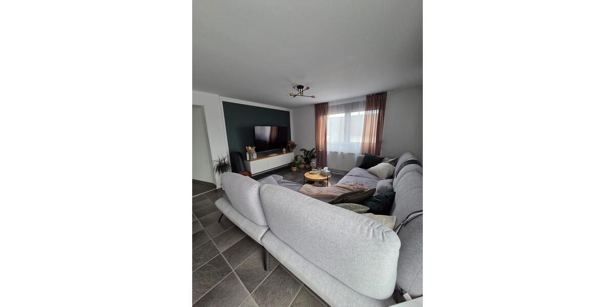 Dachgeschoßwohnung Großkrotzenburg - 3.5 Zimmer, 93 m&sup2;, 1.290&euro; | Angebot:26326787