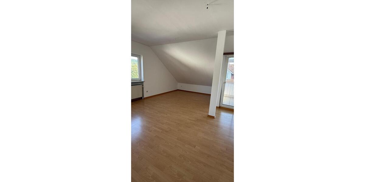Dachgeschoßwohnung Großwallstadt - 2 Zimmer, 60 m&sup2;, 750&euro; | Angebot:26019894
