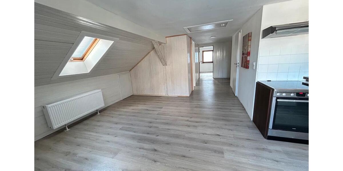 Dachgeschoßwohnung Langenselbold - 3 Zimmer, 72 m&sup2;, 700&euro; | Angebot:26021227