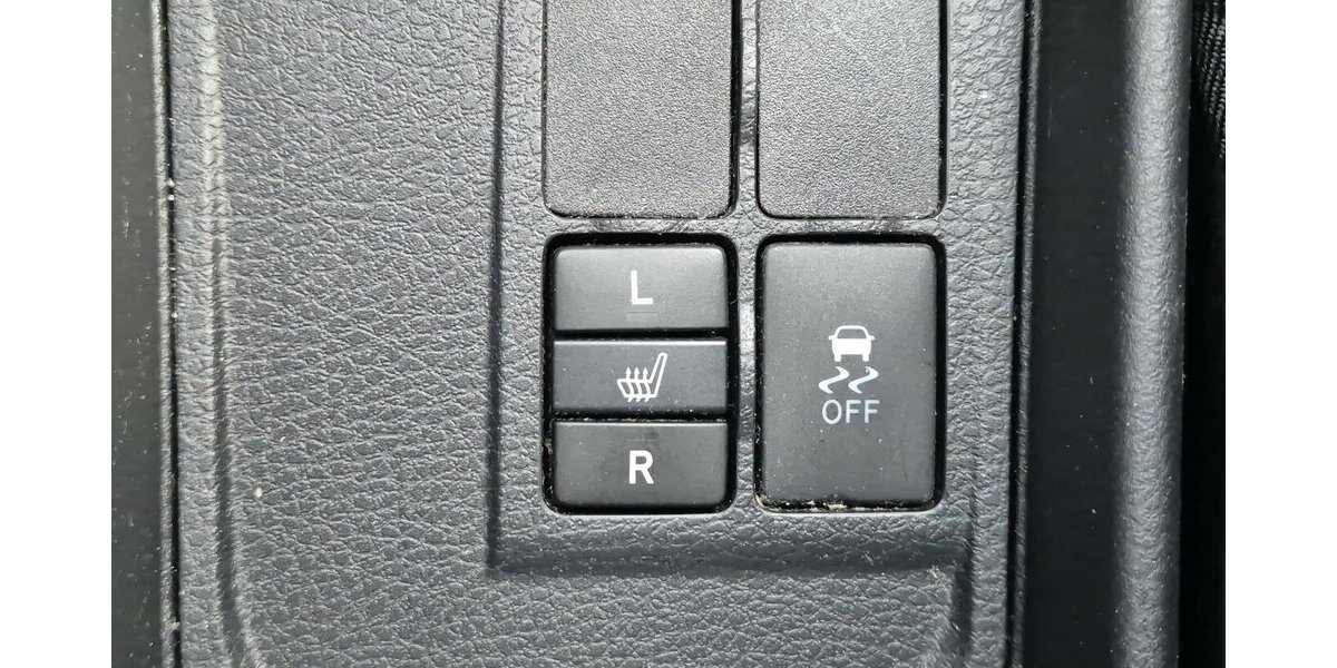 Toyota Yaris 1,5 Team D, Klima, PDC, Sitzheizung 98.400 km 10.690 &euro; Rodgau 63110