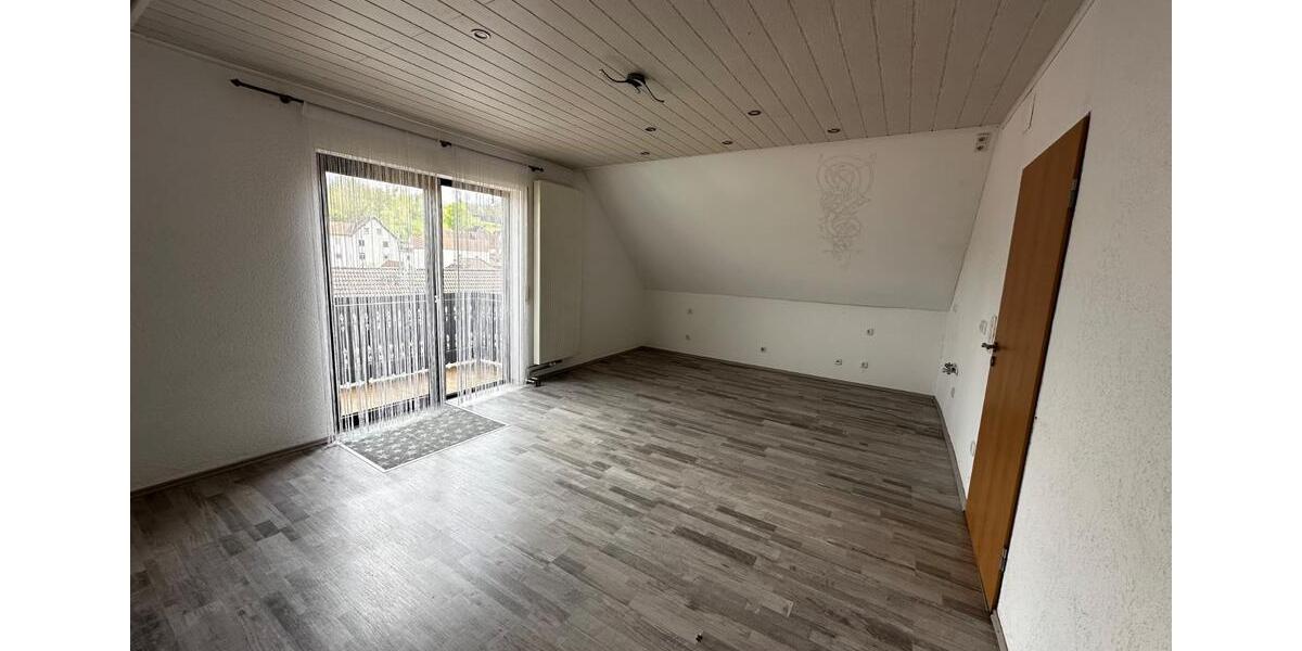 Dachgeschoßwohnung Lützelbach - 3 Zimmer, 85 m&sup2;, 800&euro; | Angebot:26677559