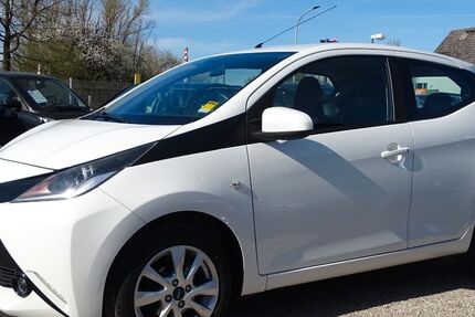 Toyota Aygo (X) 78.900 km 7.300 &euro; Rodgau / Nieder-Roden 63110