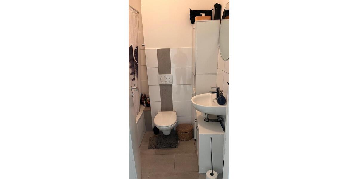 Dachgeschoßwohnung Aschaffenburg Damm - 2 Zimmer, 60 m&sup2;, 800&euro; | Angebot:26305554