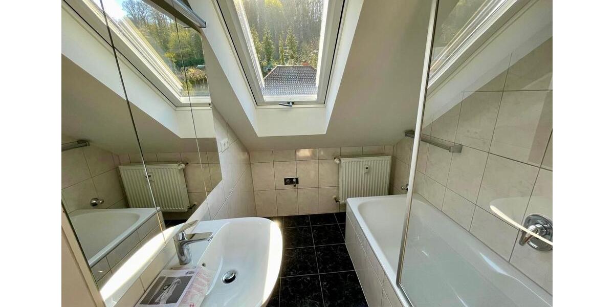 Dachgeschoßwohnung Großheubach - 3 Zimmer, 66 m&sup2;, 570&euro; | Angebot:26014473