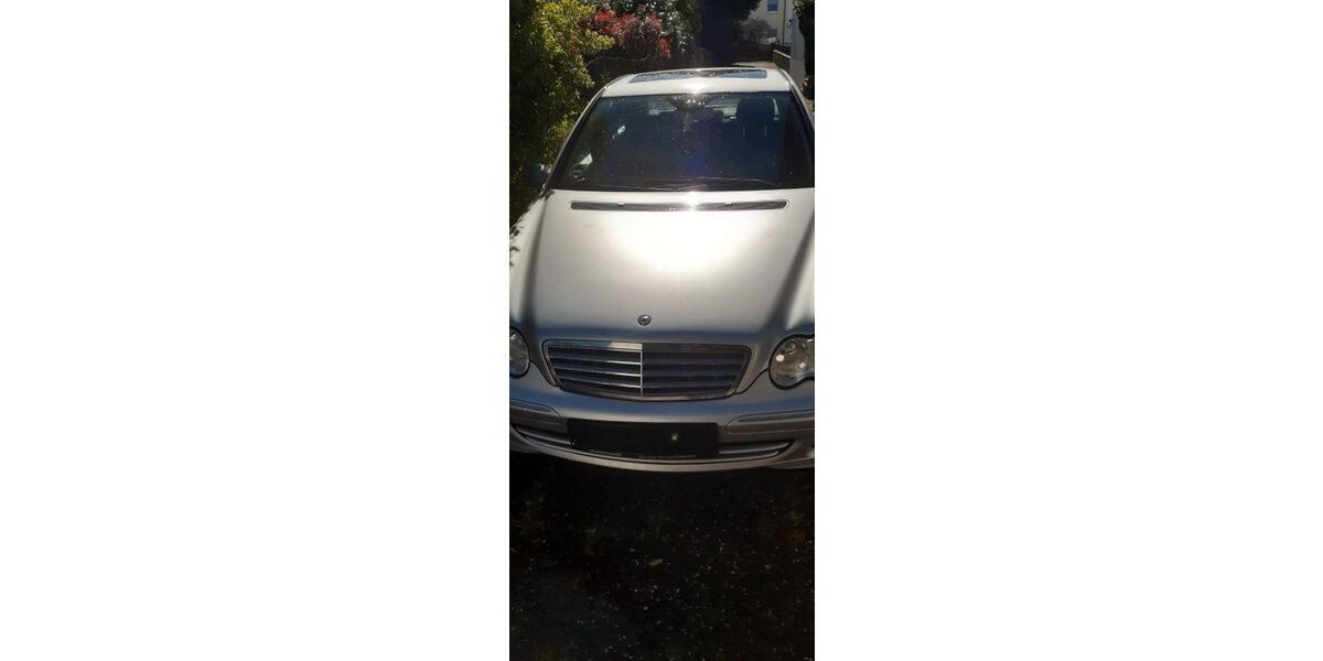 Mercedes-Benz 230 335.000 km 2.600 &euro; Kahl am Main 63796