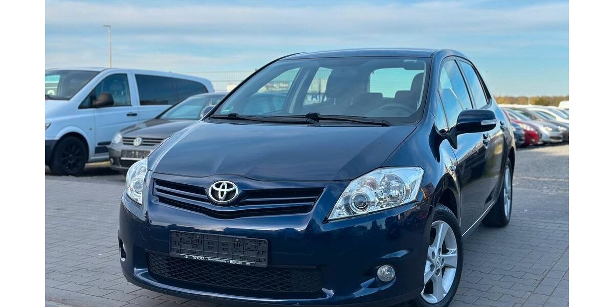 Toyota Auris 124.000 km 7.499 &euro; Dietzenbach 63128