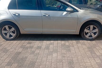 VW Golf 288.000 km 5.200 &euro; Hanau 63452