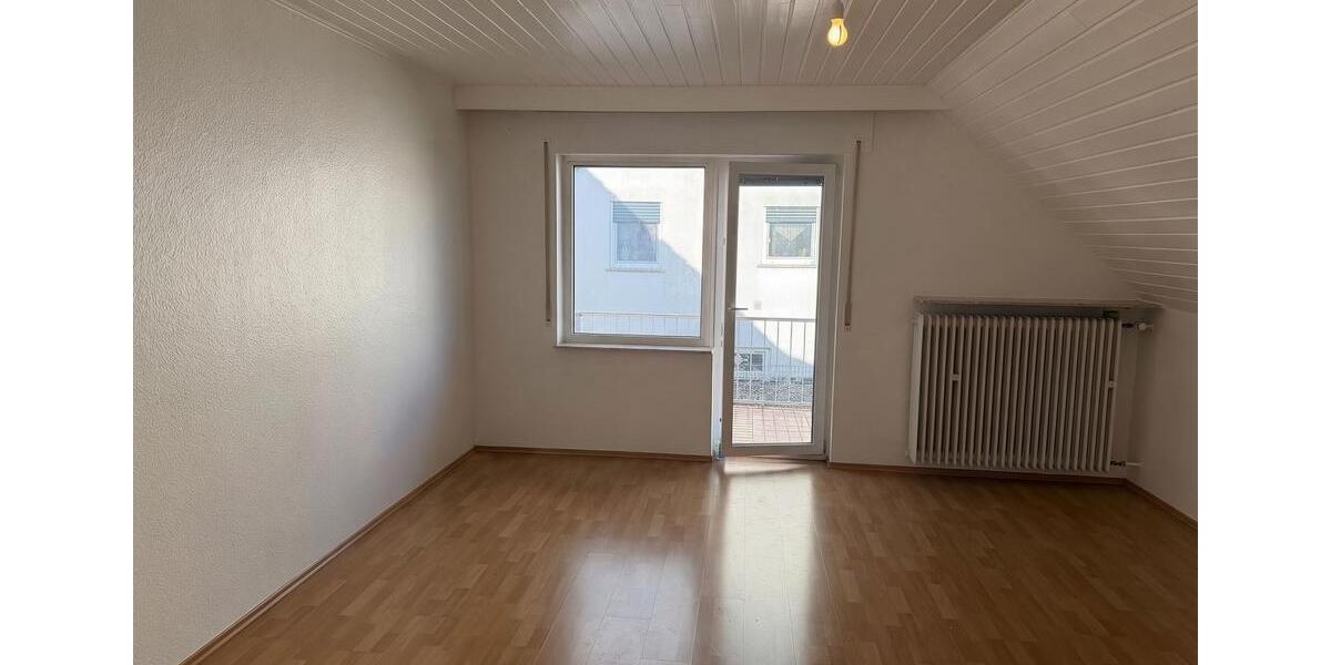Dachgeschoßwohnung Messel - 4 Zimmer, 95 m&sup2;, 1.200&euro; | Angebot:26193776