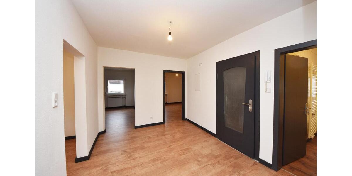 Dachgeschoßwohnung Großostheim - 4 Zimmer, 90 m&sup2;, 880&euro; | Angebot:25752512