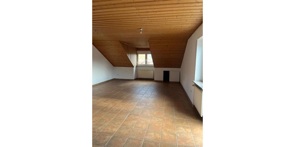 Etagenwohnung Großheubach - 3 Zimmer, 98 m&sup2;, 850&euro; | Angebot:25998893