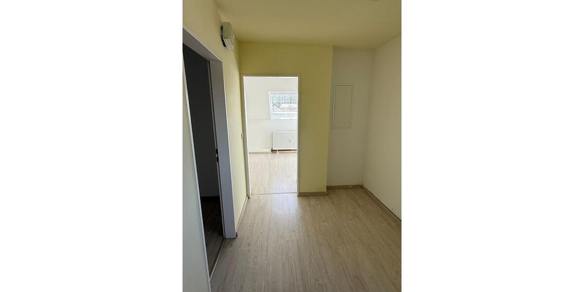 Dachgeschoßwohnung Freigericht - 3.5 Zimmer, 111 m&sup2;, 1.100&euro; | Angebot:25853896