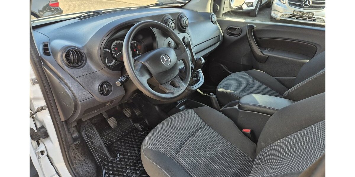 BMW X1 xDrive 18 d Panoramadach, LED, Navigation 111.735 km 18.490 &euro; Rodgau 63110