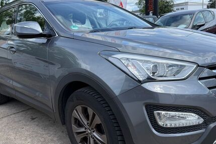 Hyundai SANTA FE 111.000 km 9.990 &euro; Mainaschaff 63814