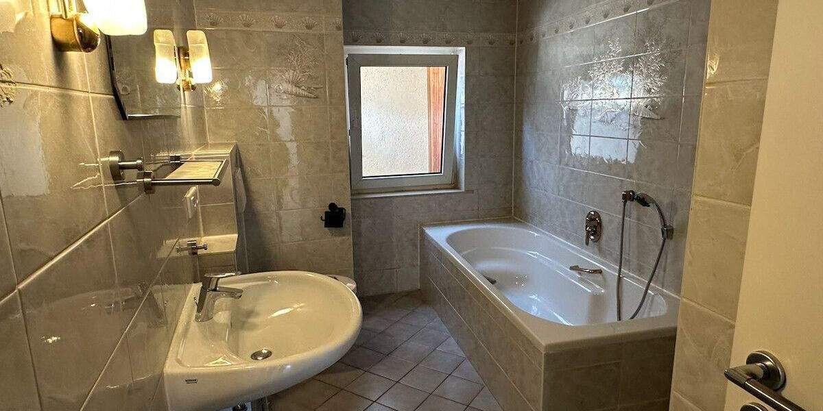 Mehrfamilienhaus, Wohnhaus Mömlingen - 8 Zimmer, 237 m&sup2;, 398.000&euro; | Angebot:25779344