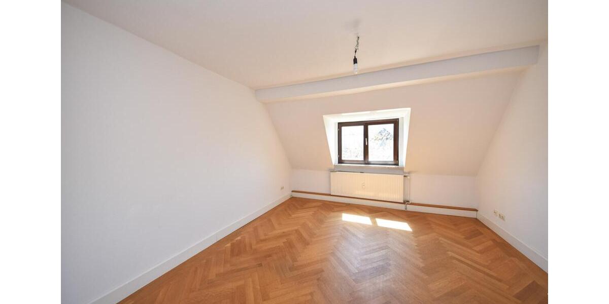 Dachgeschoßwohnung Aschaffenburg Österreicher Kolonie - 3.5 Zimmer, 105 m&sup2;, 1.080&euro; | Angebot:26536100