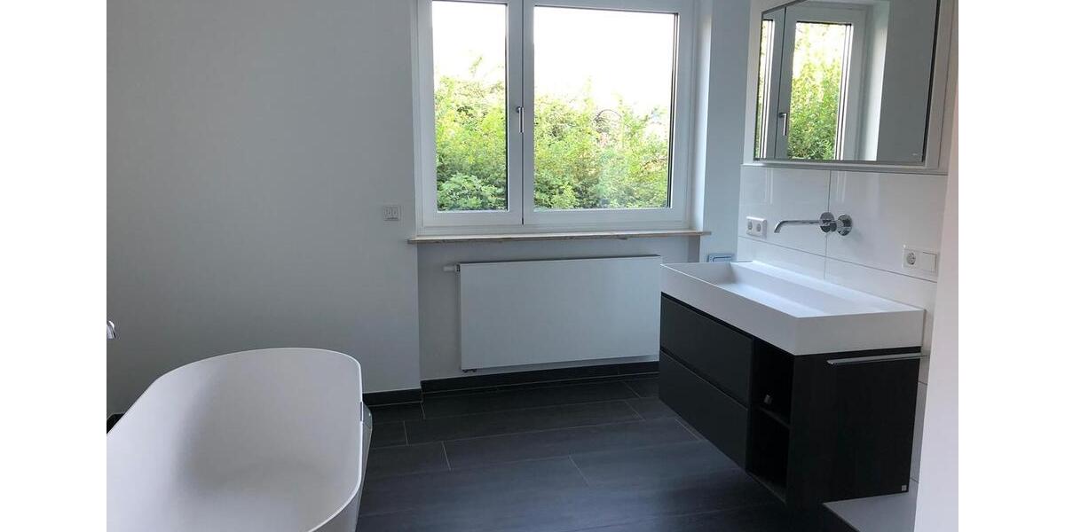 Einfamilienhaus Bürgstadt - 9 Zimmer, 300 m&sup2;, 2.950&euro; | Angebot:24940965