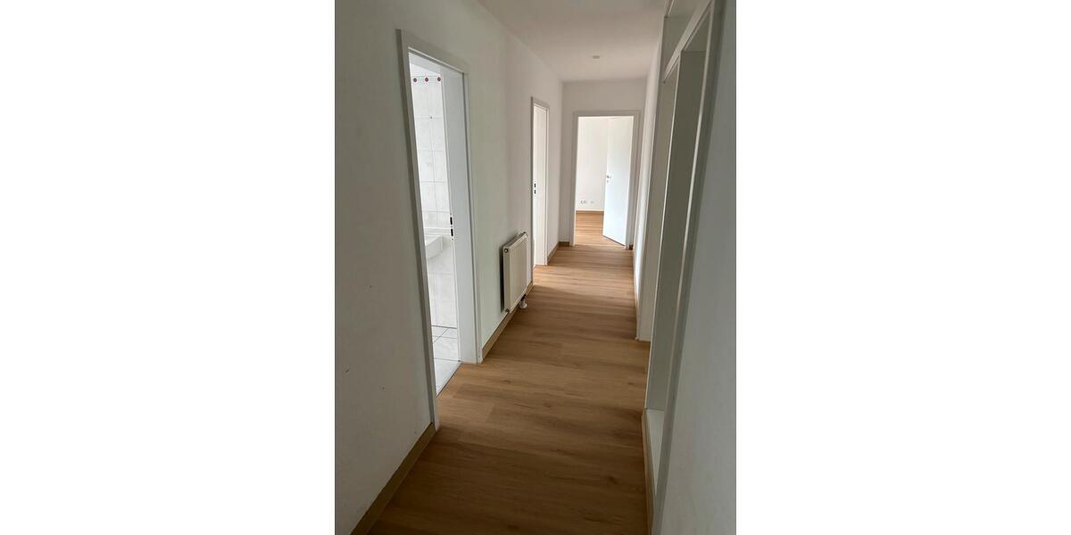 Hochparterre Hanau Großauheim - 3 Zimmer, 90 m&sup2;, 1.615&euro; | Angebot:26663185