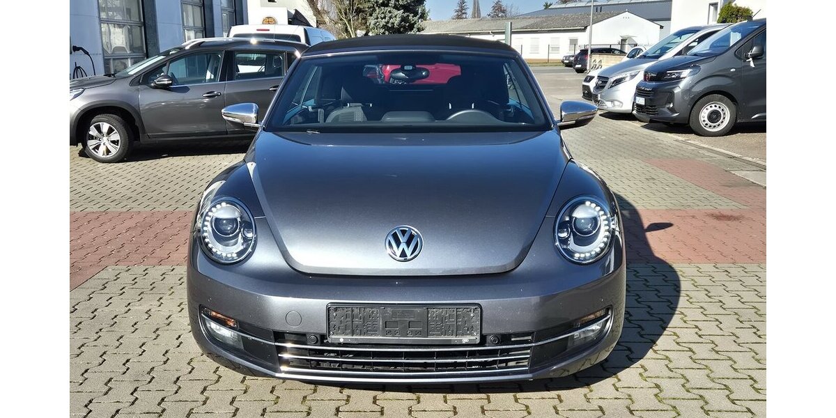 VW Beetle Sport Fender Soundsystem, Bi-Xenon, Navigat 68.122 km 16.890 &euro; Rodgau 63110