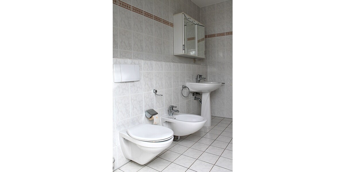 Johannesberg bei Aschaffenburg (Südhang): 2 ZKB mit Balkon zu vermieten - Dachgeschoßwohnung Johannesberg | Angebot:27079425