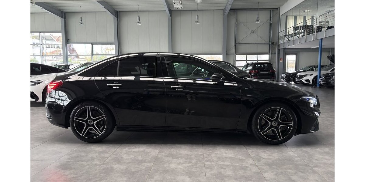 Mercedes-Benz A 200 d LIMOUSINE AMG PREMIUM-DISTR.-PANO-NIGHT! 15.679 km 36.859 &euro; Groß-Umstadt 64823
