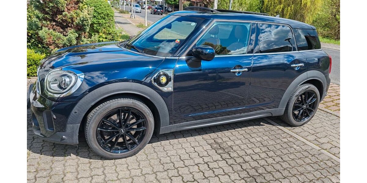 Mini Countryman SE (Cooper) 70.664 km 22.799 &euro; Stockstadt 63811