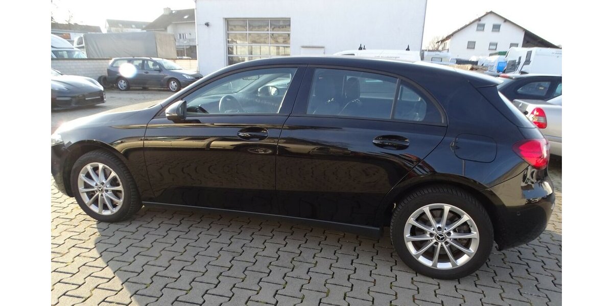 Mercedes-Benz A 250 e Navigation, aktiver Parkassist, AppleCarpl 51.538 km 20.890 &euro; Rodgau 63110