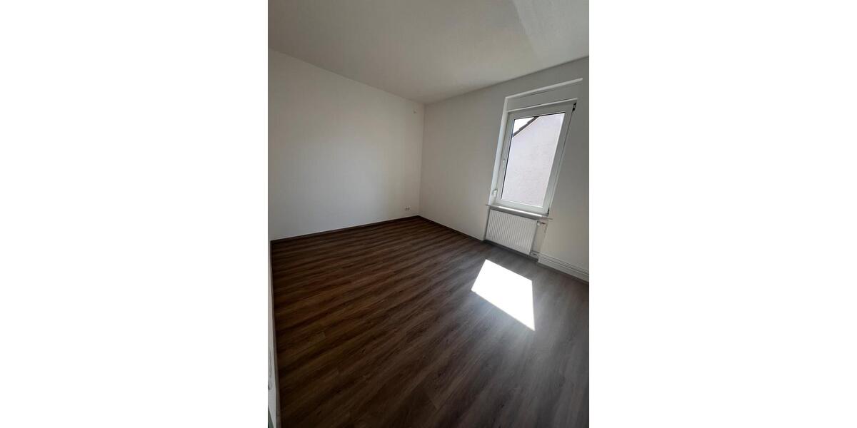 Einfamilienhaus Münster (Hessen) - 10 Zimmer, 195 m&sup2;, 2.425&euro; | Angebot:21530701
