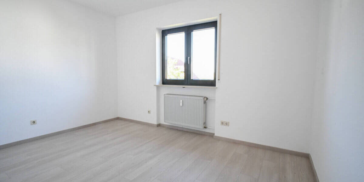 Etagenwohnung Großostheim - 4 Zimmer, 108 m&sup2;, 1.100&euro; | Angebot:26345554