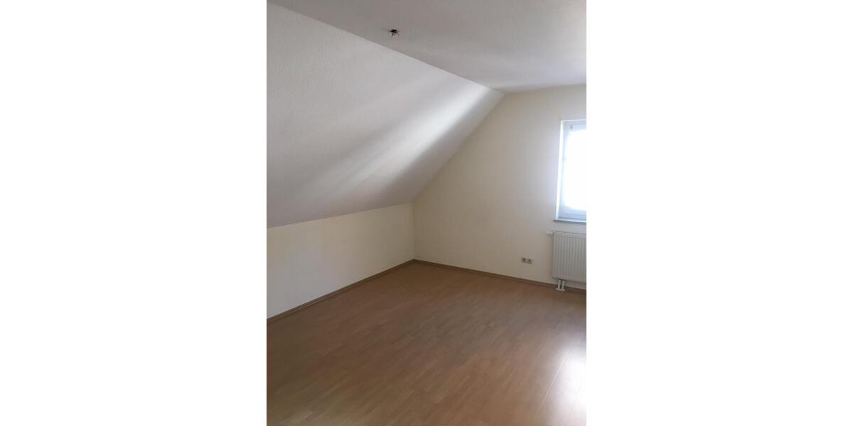 Dachgeschoßwohnung Obernburg am Main - 3 Zimmer, 86 m&sup2;, 860&euro; | Angebot:25432012