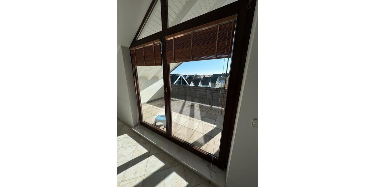 Maisonettenwohnung Dietzenbach - 6 Zimmer, 182 m&sup2;, 2.950&euro; | Angebot:19980319