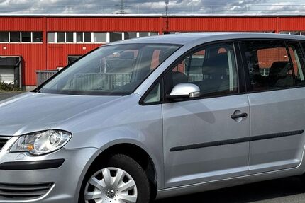 VW Touran 191.586 km 3.900 &euro; Dietzenbach 63128