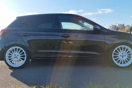 Hyundai i20 45.560 km 12.100 &euro; Rodgau 63110